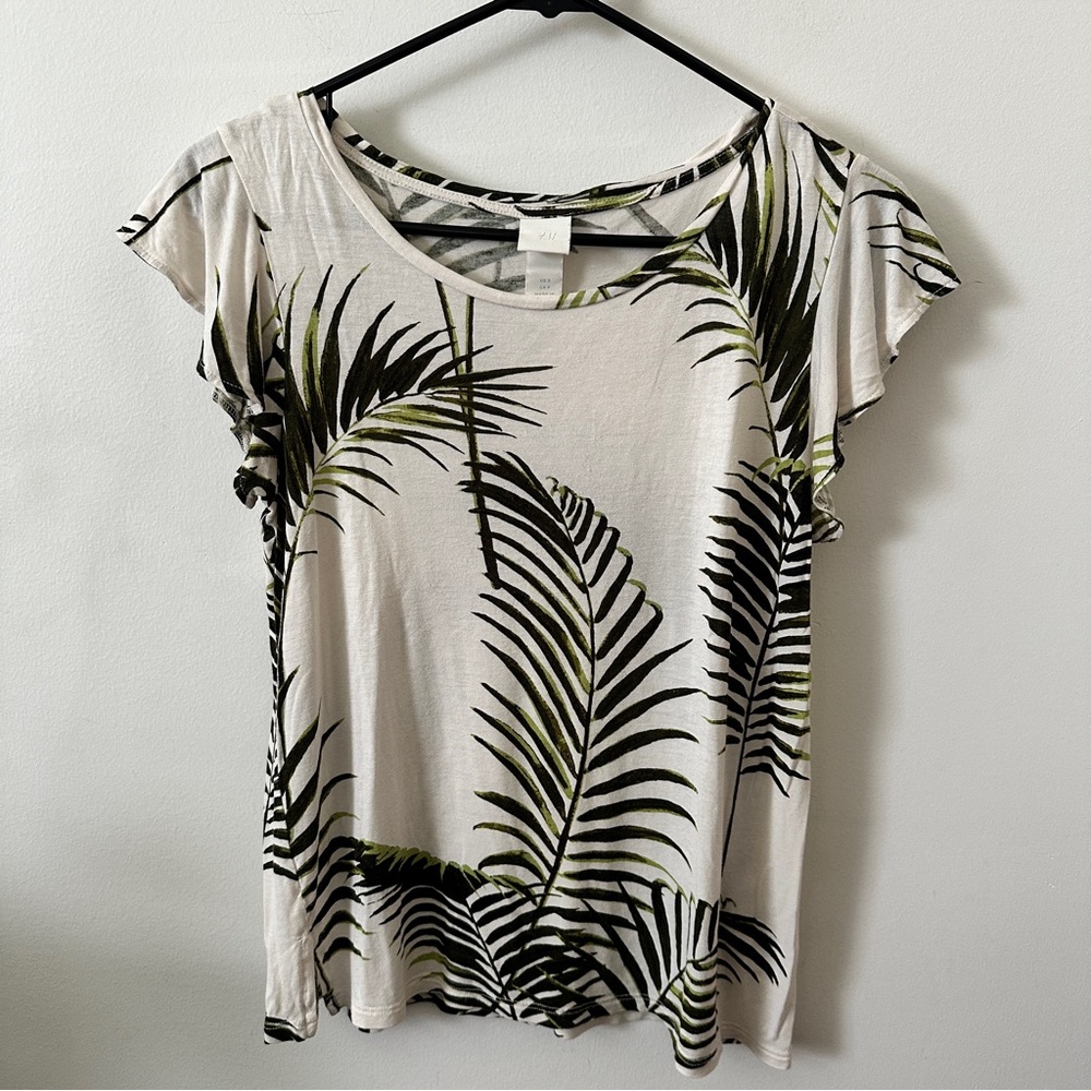 H&M | Women’s Cream Palm-Print Short Sleeve Top size Small